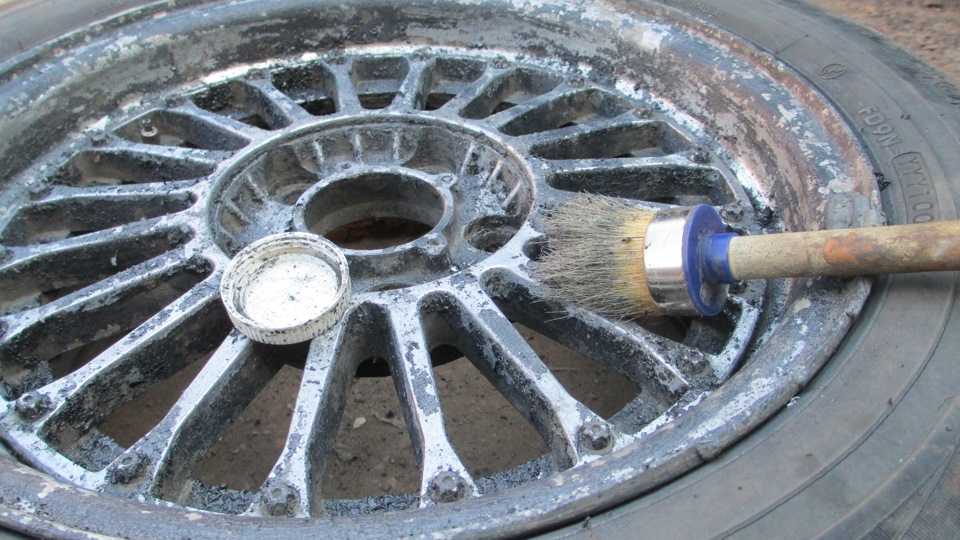 Как очистить колесные диски от любой грязи: автохимия, народные средства