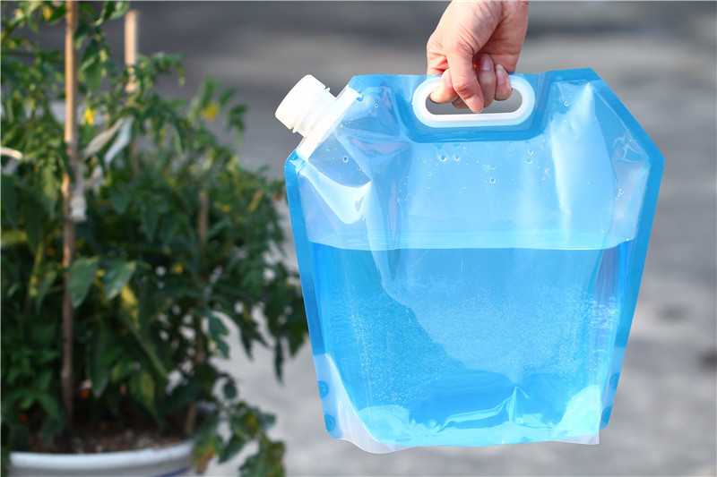 Как очистить канистру для воды от зелени: инструкция с видео
