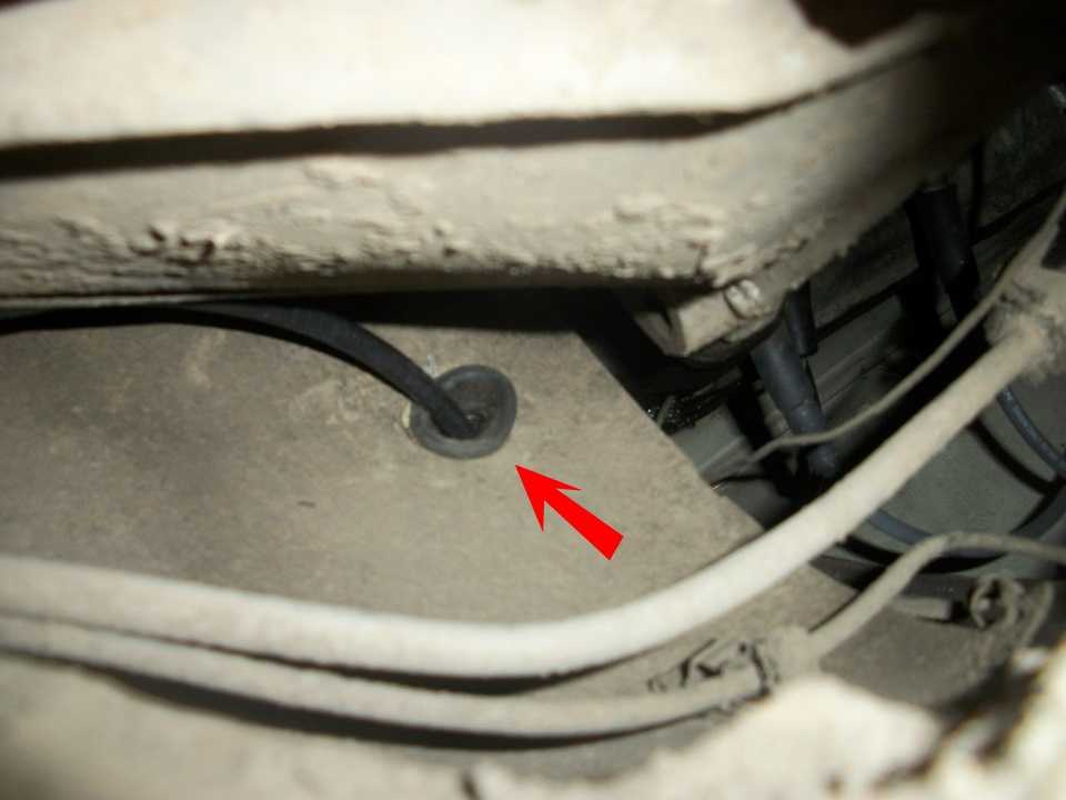 Замена тросика и привода спидометра ваз 2107, 2106 и 2108: не работает прибор, как его разобрать?