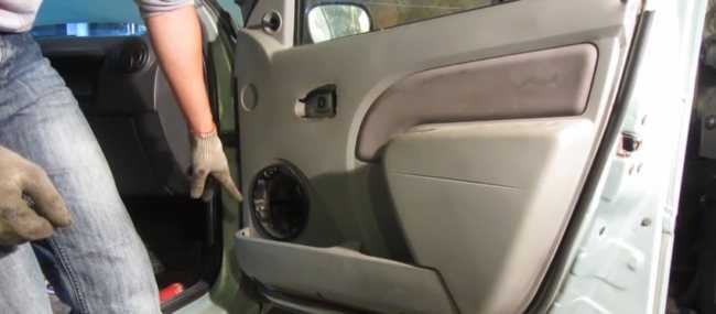 Как снять обшивку двери на рено логан: передней, задней фото и видео - sarterminal.ru - все для ремонта автомобиля