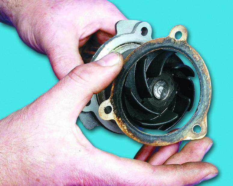 Диагностика помпы двигателя без демонтажа: 3 основные неисправности устройства
