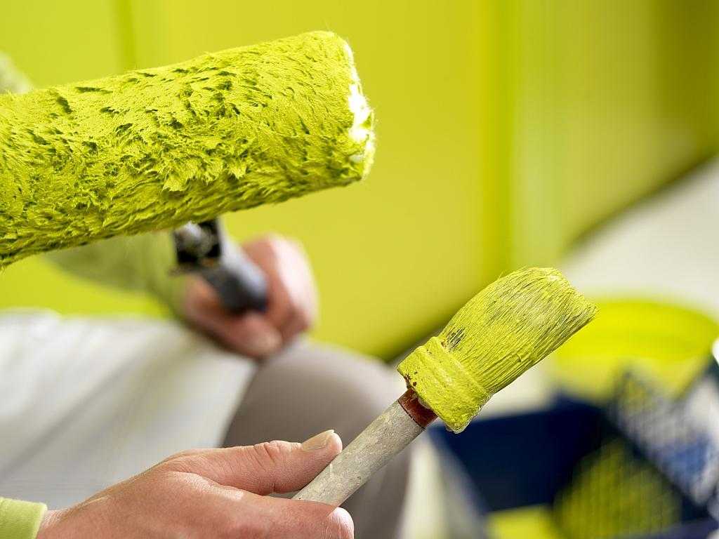 Покраска пластика своими руками, технология: грунтовать ли изделие, чем обезжирить перед работой?