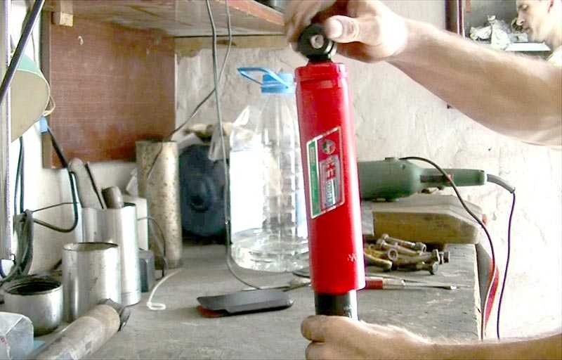 Как правильно прокачать газовый амортизатор перед установкой
