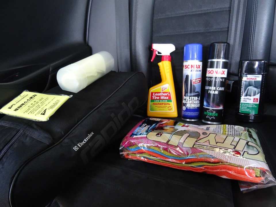 Чем очистить пластик в машине: средства по уходу за салоном автомобиля