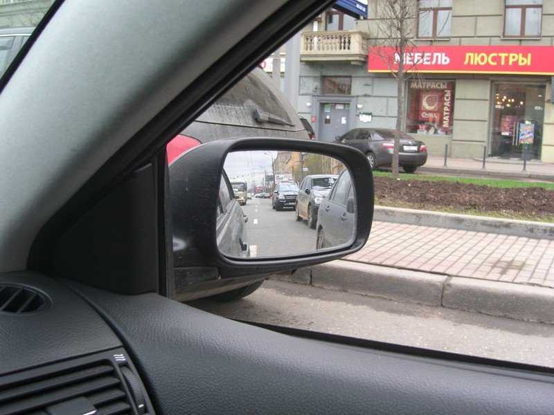 Как настроить боковые зеркала в машине