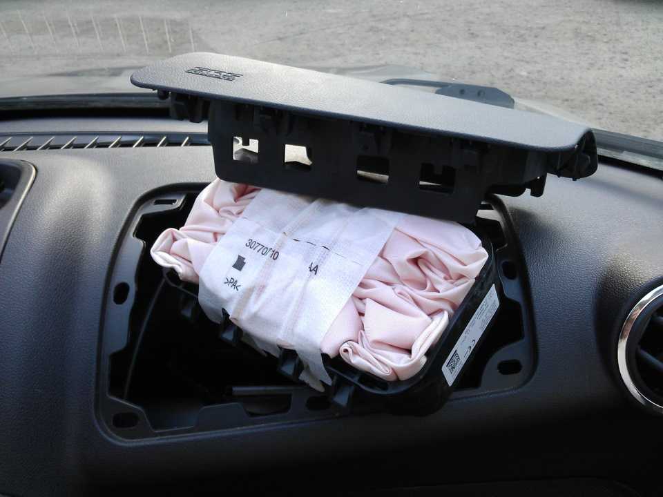 Как снять подушку безопасности пассажира ларгус