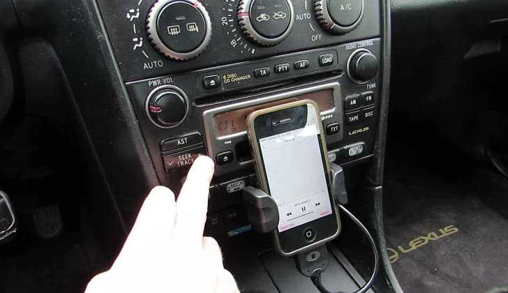 Слушать музыку через прикуриватель в машине: как подключить переходник