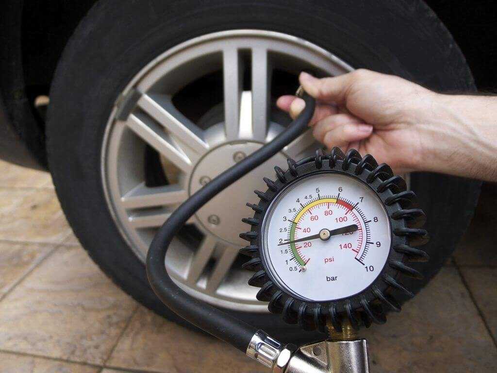 Как накачать колесо автомобиля компрессором: пошаговая инструкция