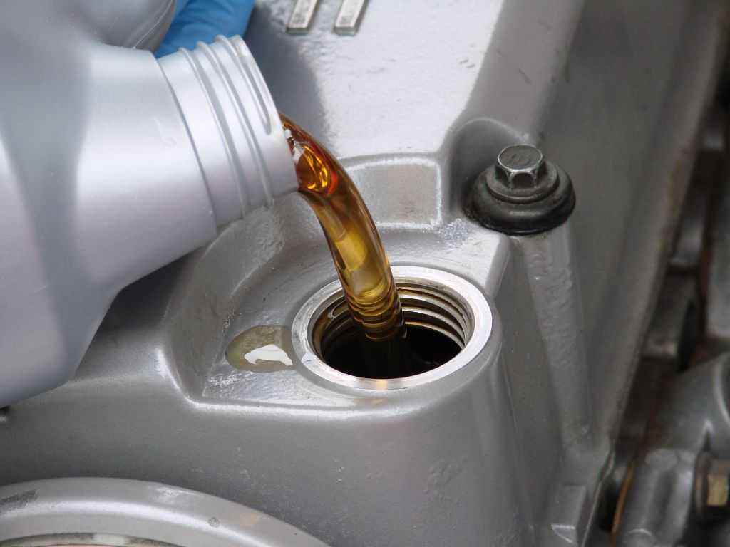 Что будет если перелить масло в двигатель?
