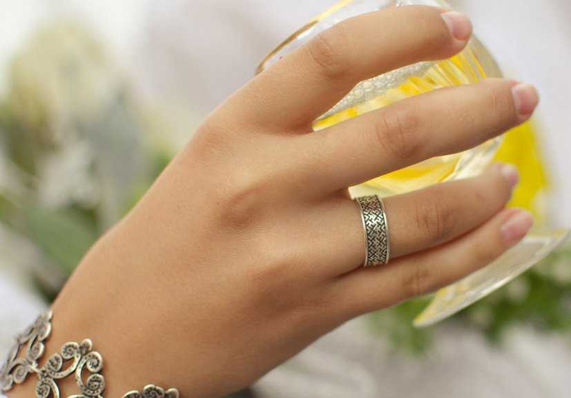 Какие кольца на венчание нужны Кольца для венчания в Русской Православной Церкви Обряд венчания – это не только одно из самых красивейших и трогательных