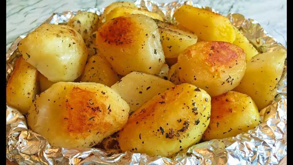 Хрустящая картошка в духовке – просто! рецепты вкусной и хрустящей картошки в духовке: по-деревенски, по-шведски, и др.