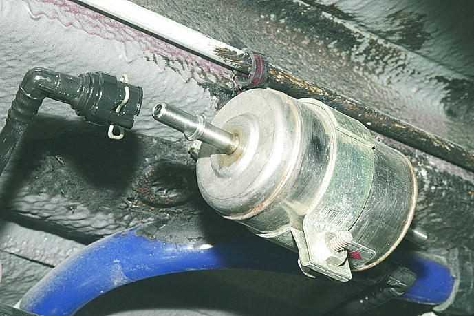 Самостоятельная замена топливного фильтра в автомобиле лада приора