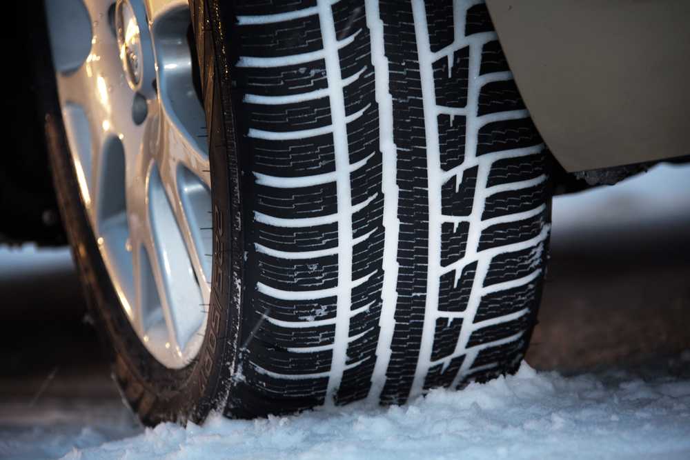 Зимние фрикционные шины: обзор лучших моделей, характеристики липучек