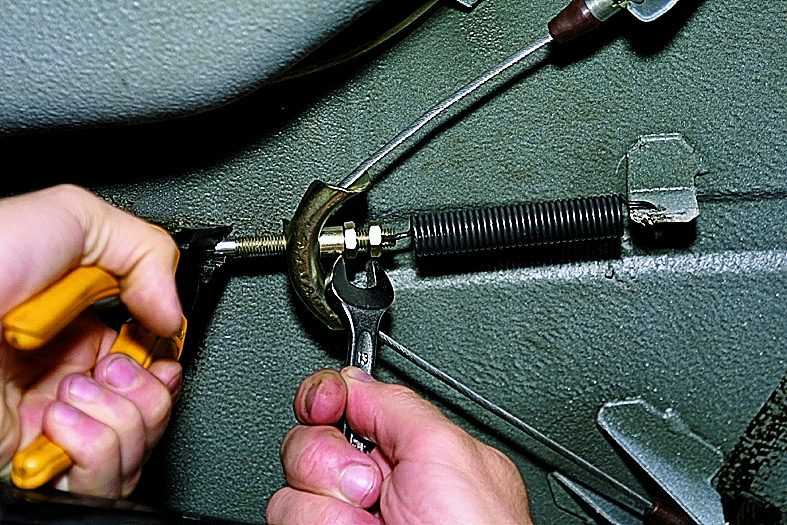 Как подтянуть ручник ваз 2107. регулируем ручной тормоз | ваз ремонт