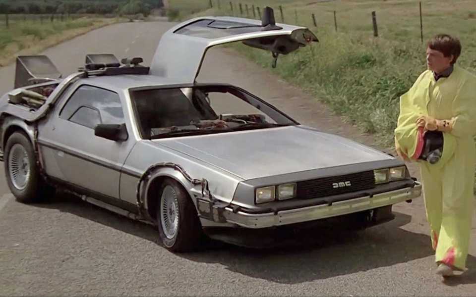 Владелец реальных автомобилей delorean из фильма назад в будущее