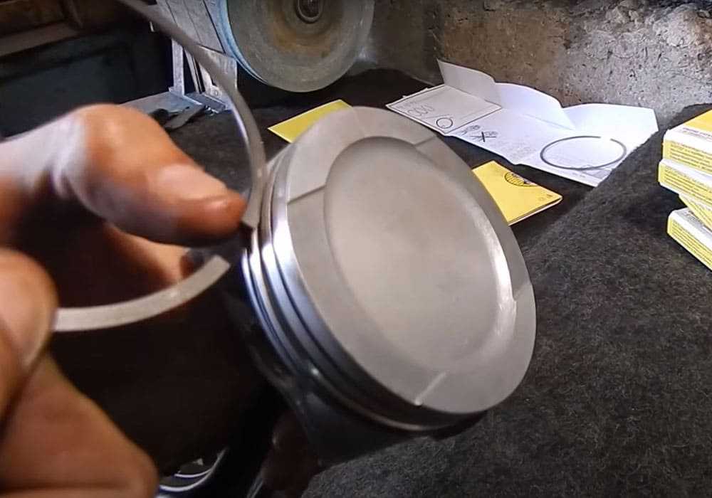 Как правильно установить поршневые кольца на ваз Установка поршневых колец на модели ВАЗ от 2108 до 2115 Капитальный ремонт двигателя предусматривает