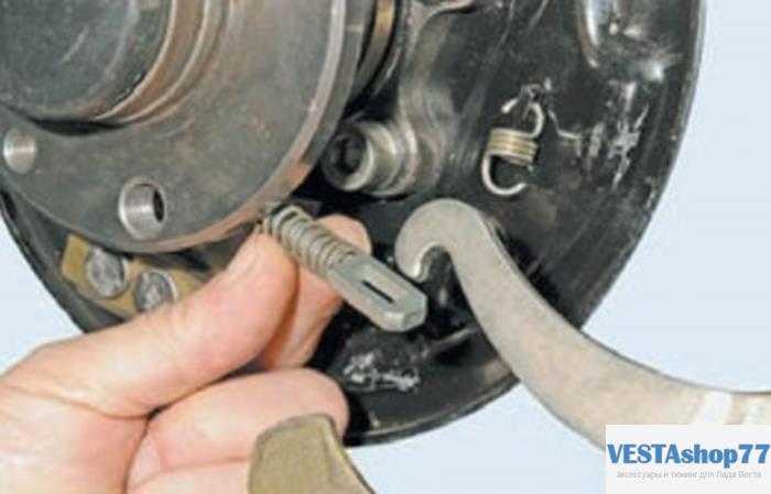 Как снять задний тормозной цилиндр на ваз-2110 для замены