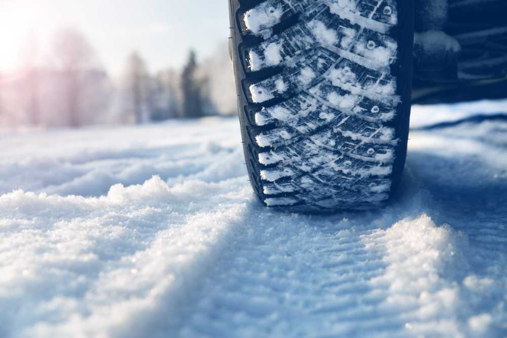 Когда менять зимнюю резину на машине Правила замены зимней резины на летнюю в 2021 году В целях безопасности российским автомобилистам необходимо 2 раза в