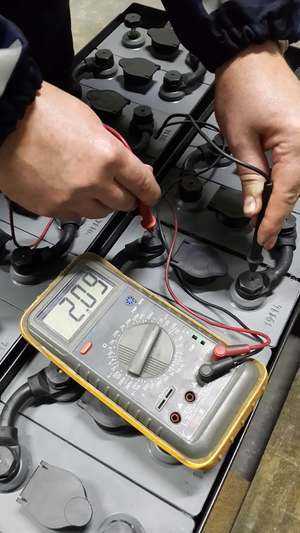 Как зарядить аккумулятор от бесперебойника (ибп): от автомобильной зарядки, как правильно