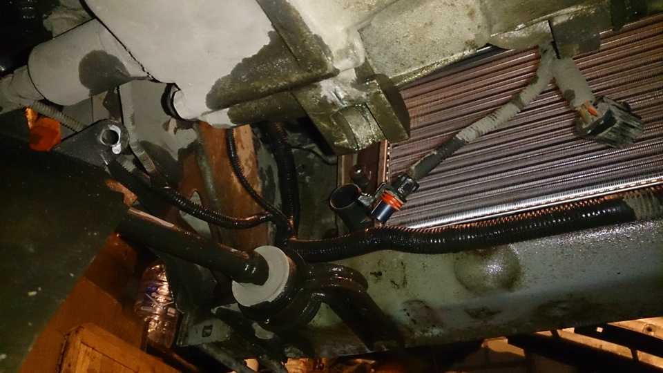 Выполняем замену радиатора двигателя на «второй ладе калине»