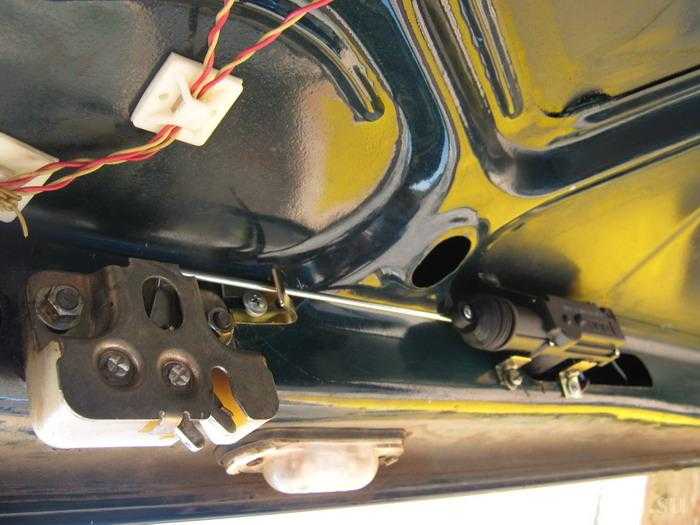 Не работает кнопка открытия багажника - что делать, как отремонтировать