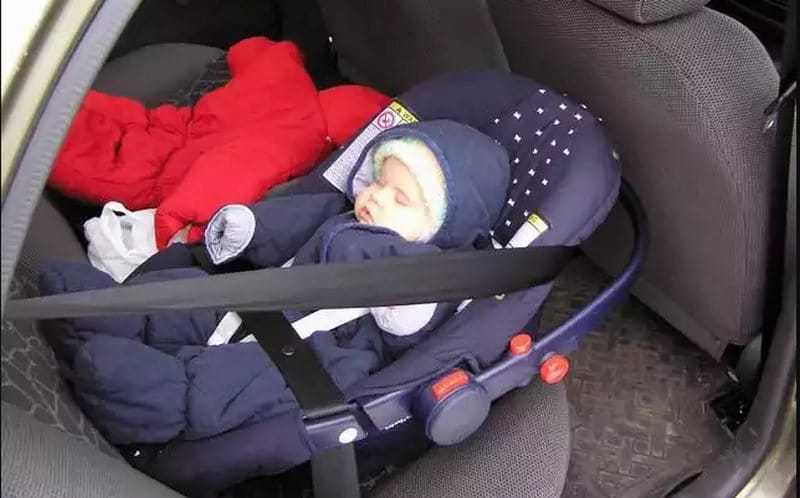 Как перевезти новорожденного малыша из роддома в автомобиле
