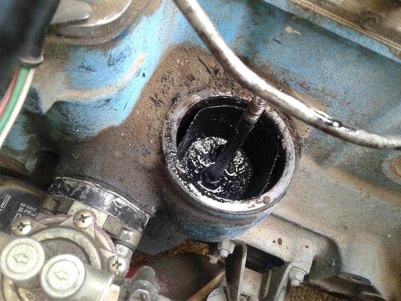 Что делать, если масло в двигателе пахнет бензином — maslomotors.ru