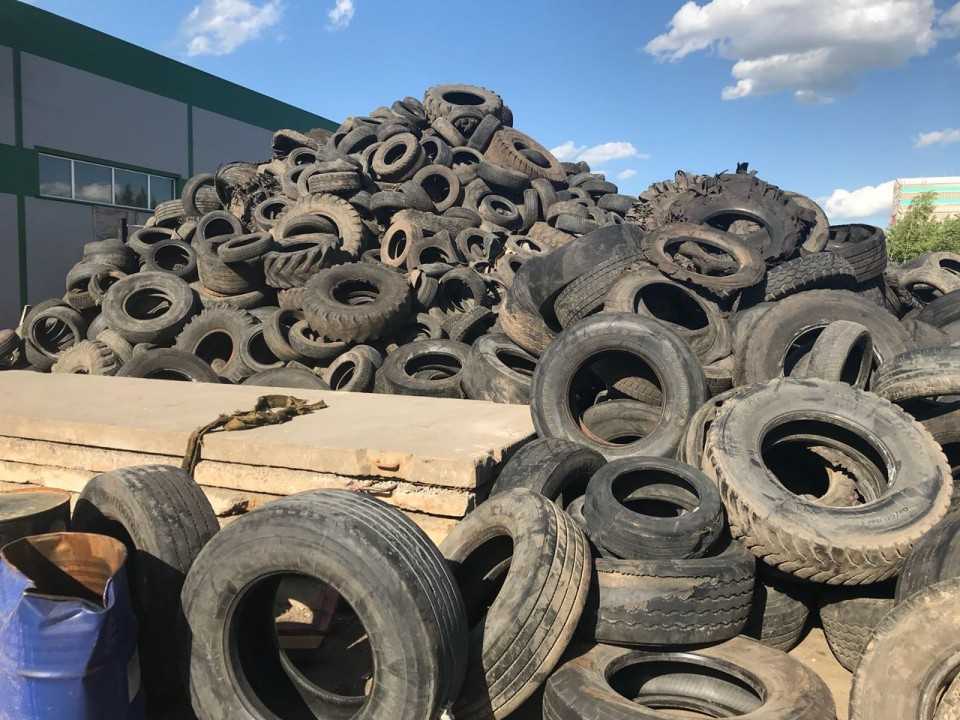 Куда можно продать старые покрышки Сдача автомобильных шин на утилизацию и переработка резины В России только число легковых автомобилей составляет более
